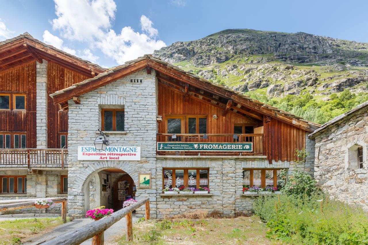 COOPERATIVE BONNEVAL SUR ARC
