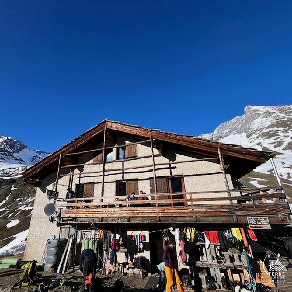 Ski-Alpinisme / Ski de Rando / Ski de Printemps  "Traces au Refuge d'Avérole"